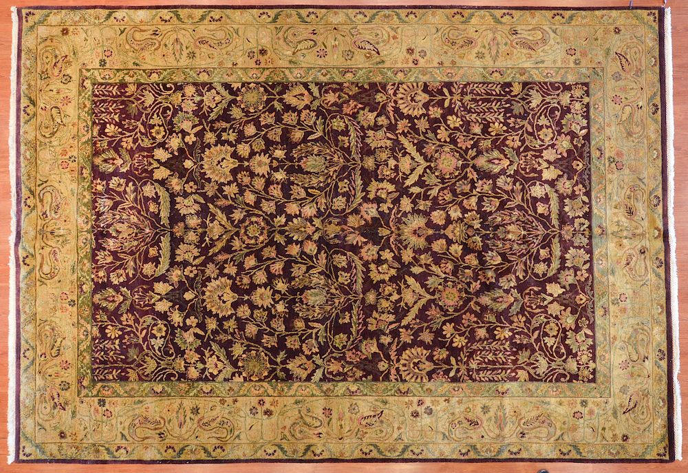 Appraisal: Agra Carpet India x Hand knotted contemporary Condition New unused