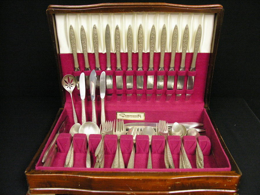 Appraisal: PIECE WALLACE SPANISH LACE STERLING FLATWARE usage dents and dings