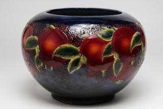 Appraisal: Attrib Moorcroft English pottery jar unsigned possibly Moorcroft th century