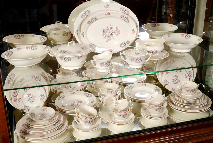 Appraisal: ABERDEEN FINE CHINA SERVICE FOR IN THE MOSS ROSE PATTERN