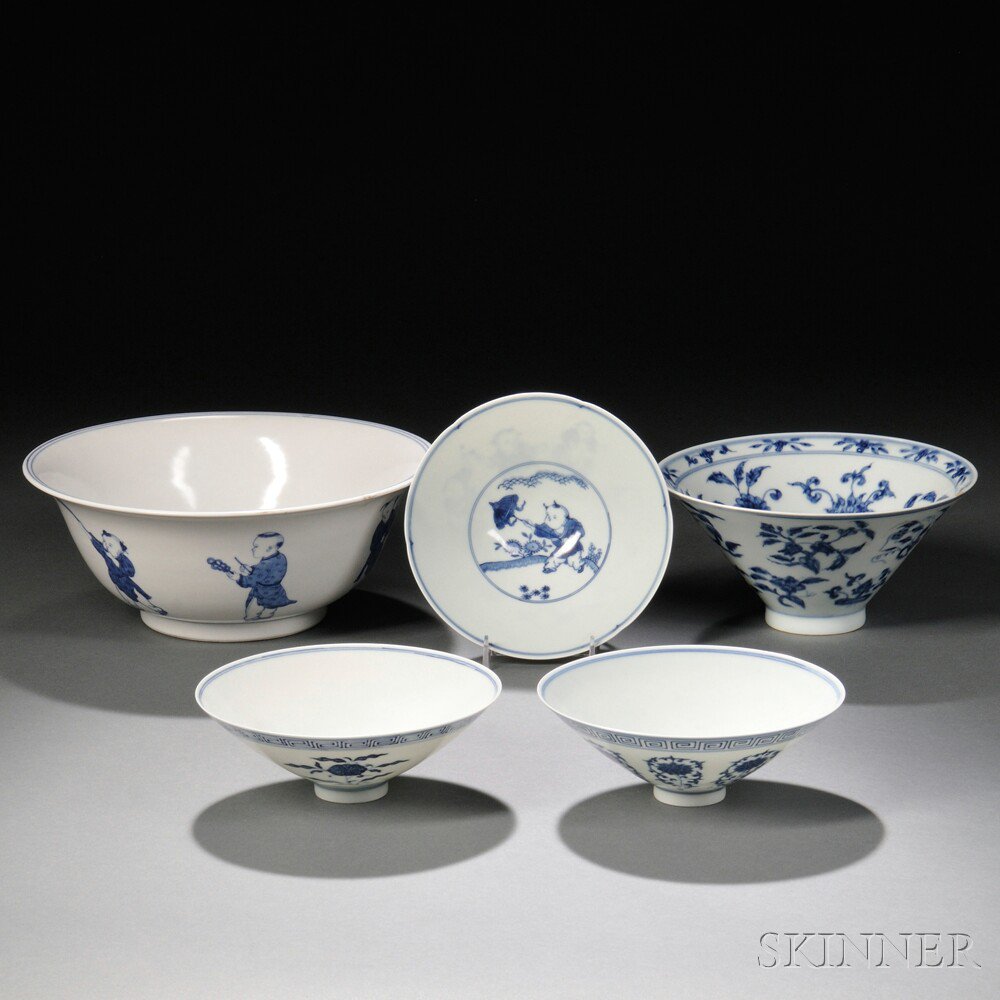 Appraisal: Five Blue and White Porcelain Bowls China a large high-sided