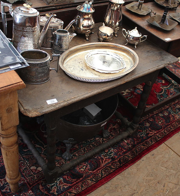 Appraisal: AN ANTIQUE OAK SIDE TABLE originally with a single frieze