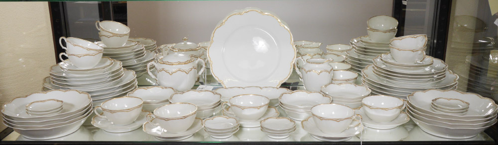 Appraisal: LATE TH C HAVILAND FRENCH LIMOGES CHINA Approx pieces to