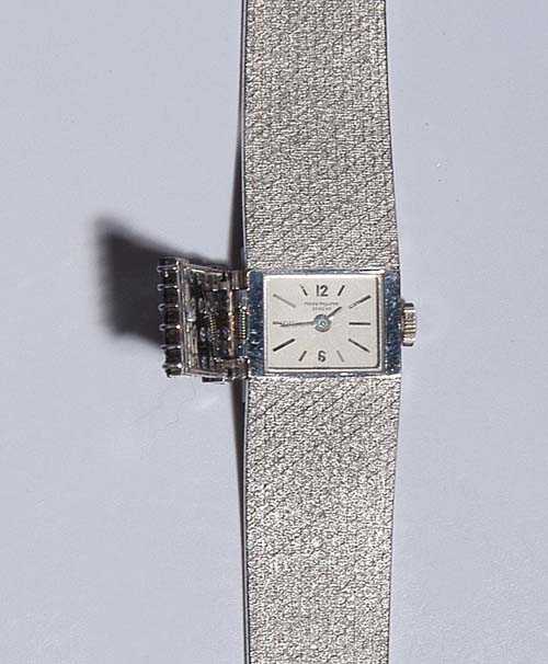 Appraisal: GOLD SAPPHIRE AND BRILLIANT-CUT DIAMOND LADY'S WATCH PATEK PHILIPPE White