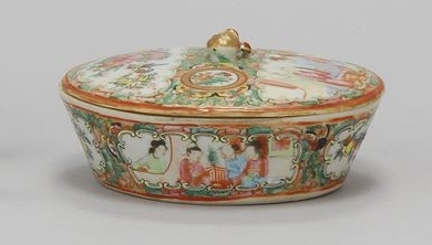 Appraisal: CHINESE EXPORT ROSE MEDALLION COVERED BUTTER DISH Circa In oval