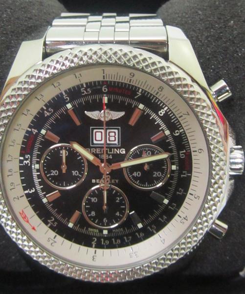 Appraisal: A GENTLEMANS BREITLING AUTOMATIC CHRONOGRAPH WRISTWATCH FOR BENTLEY BLACK DIAL