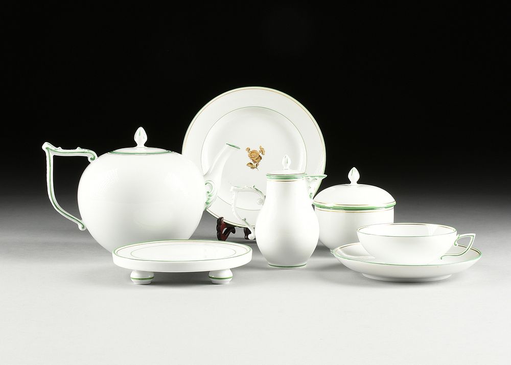 Appraisal: A TWENTY-FIVE PIECE MEISSEN PORCELAIN GILT AND GREEN LINE ENAMELED