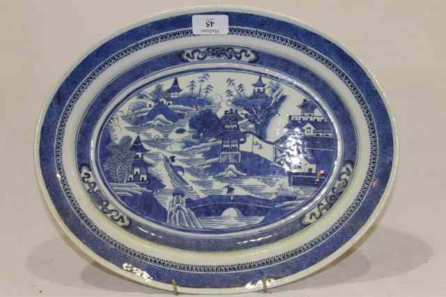 Appraisal: A CHINESE BLUE AND WHITE CIRCULAR EXPORT DISH with landscape