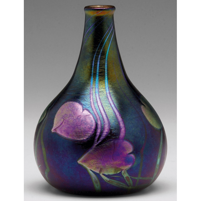 Appraisal: Beautiful Quezal vase teardrop shape