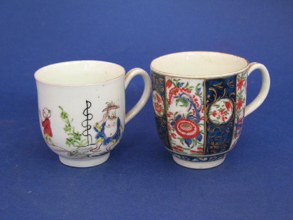 Appraisal: A FIRST PERIOD WORCESTER IMARI PATTERN COFFEE CUP circa painted