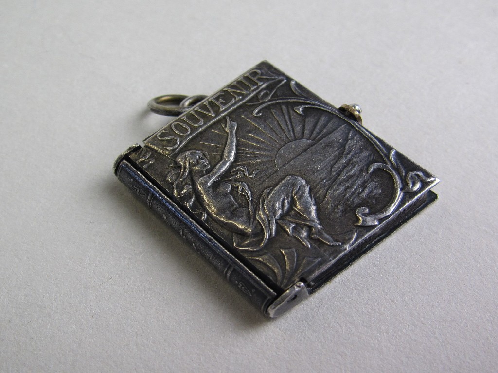 Appraisal: White metal charm book pendant commemorating The Great Exhibition in