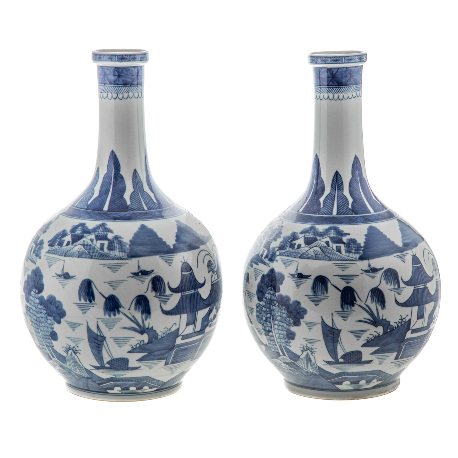 Appraisal: A PAIR OF LARGE CHINESE EXPORT CANTON BOTTLE VASES Large