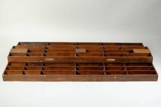 Appraisal: Meriden Cutlery Co Oak Display Case Meriden Cutlery Co oak