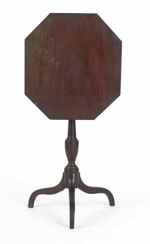 Appraisal: American mahogany tilt top Federal candlestand ca h dia