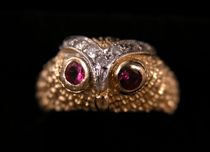 Appraisal: Ladies Ruby Diamond Owl Ring Ladies yellow gold ring is