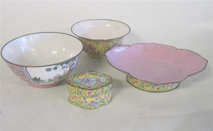 Appraisal: Four pieces of Canton export enamel wareComprising three bowls and