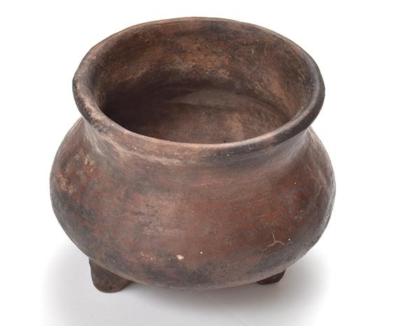 Appraisal: AN ANCIENT NEAR-EASTERN EARTHENWARE TRIPOD BOWL CIRCA LATE SECOND MILLENIUM