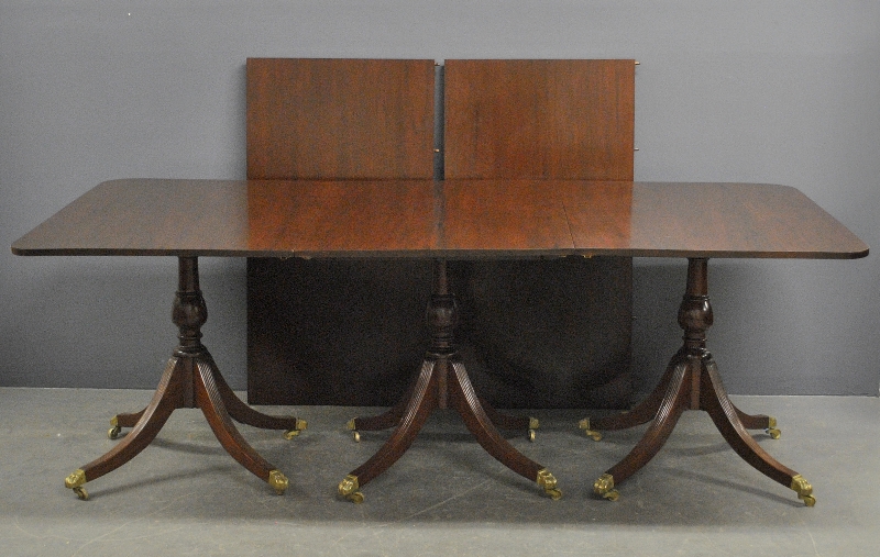 Appraisal: - Duncan Phyfe mahogany three-part banquet table with extra leaves