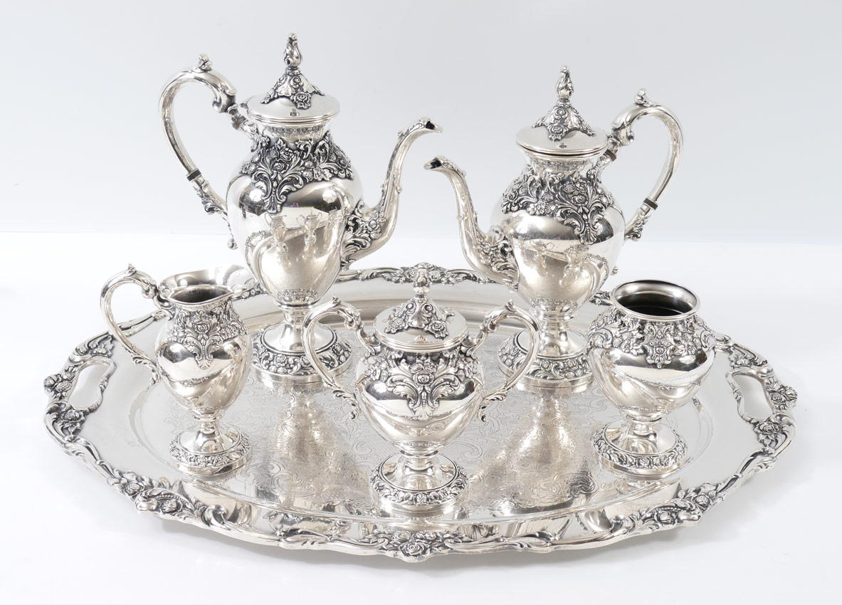 Appraisal: LUNT ELOQUENCE PIECE SILVERPLATE TEA SERVICE pieces in the Eloquence