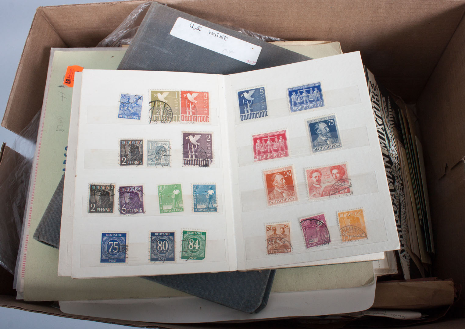 Appraisal: Assortment of U S and foreign stamps including beginner albums