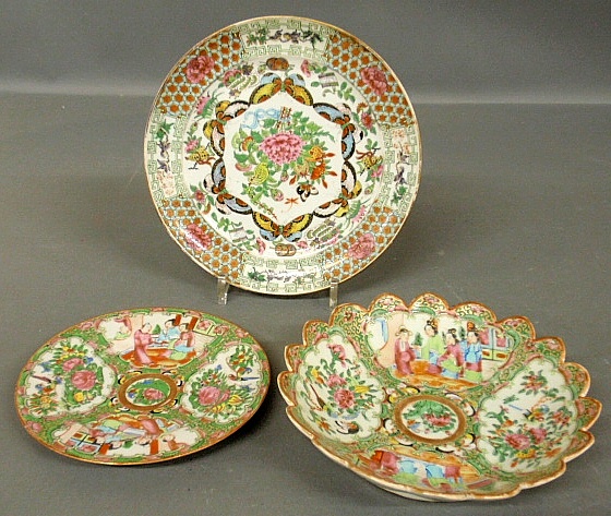 Appraisal: - Rose Medallion scalloped rim dish dia c a plate