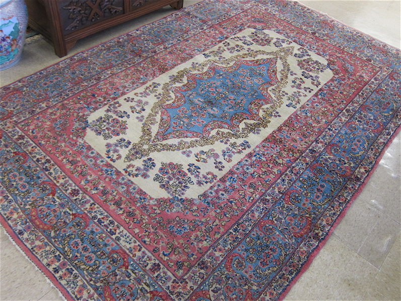 Appraisal: SEMI-ANTIQUE PERSIAN KERMAN CARPET Kerman Province southwestern Iran hand knotted