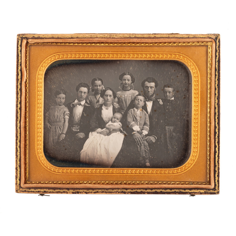 Appraisal: EARLY PHOTOGRAPHY - PORTRAITURE Half plate daguerreotype portrait of the