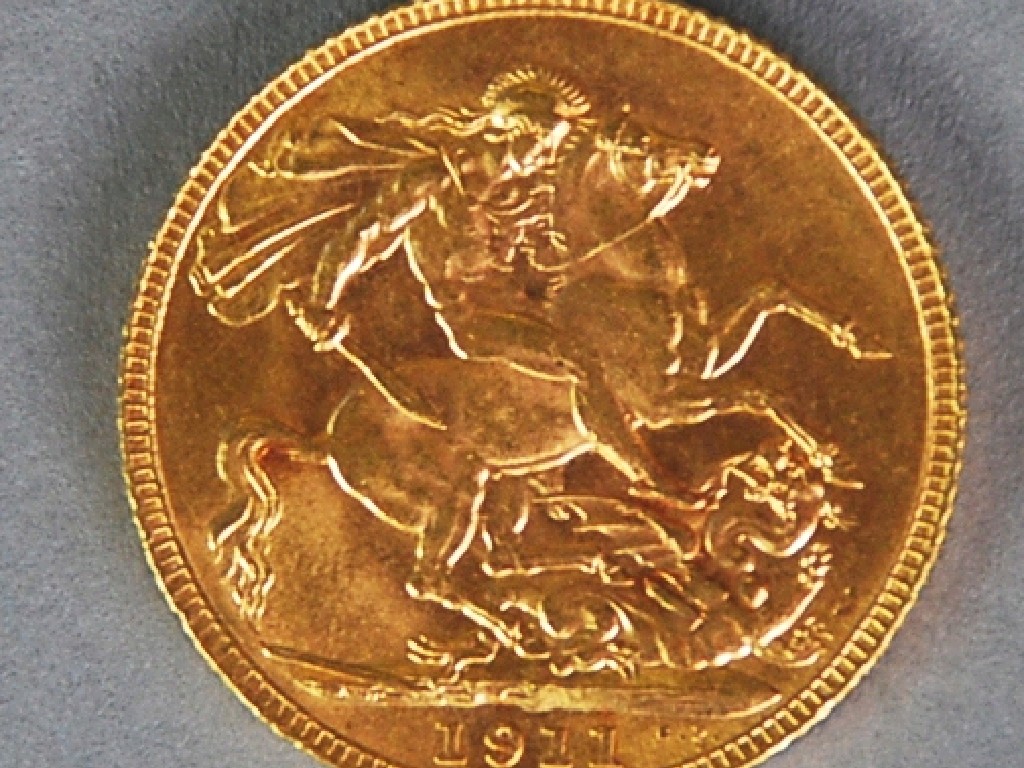 Appraisal: GEORGE V GOLD SOVEREIGN