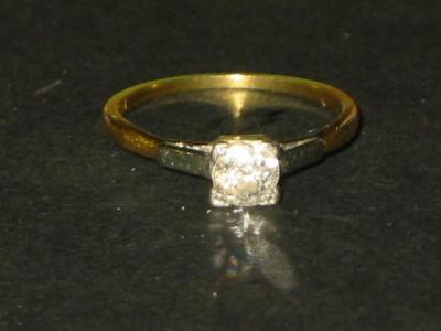 Appraisal: A SOLITAIRE DIAMOND RING the old brilliant cut stone approximately