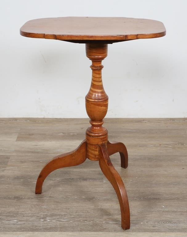 Appraisal: FEDERAL TILT TOP CANDLE STANDFederal tilt top candle stand Maple