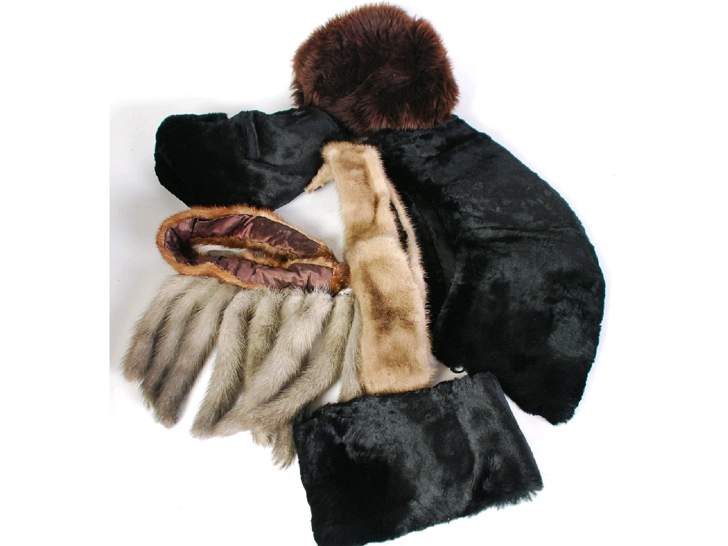 Appraisal: LADY'S PASTEL MINK TIE LADY'S BLACK BEAVER HAT COLLAR AND