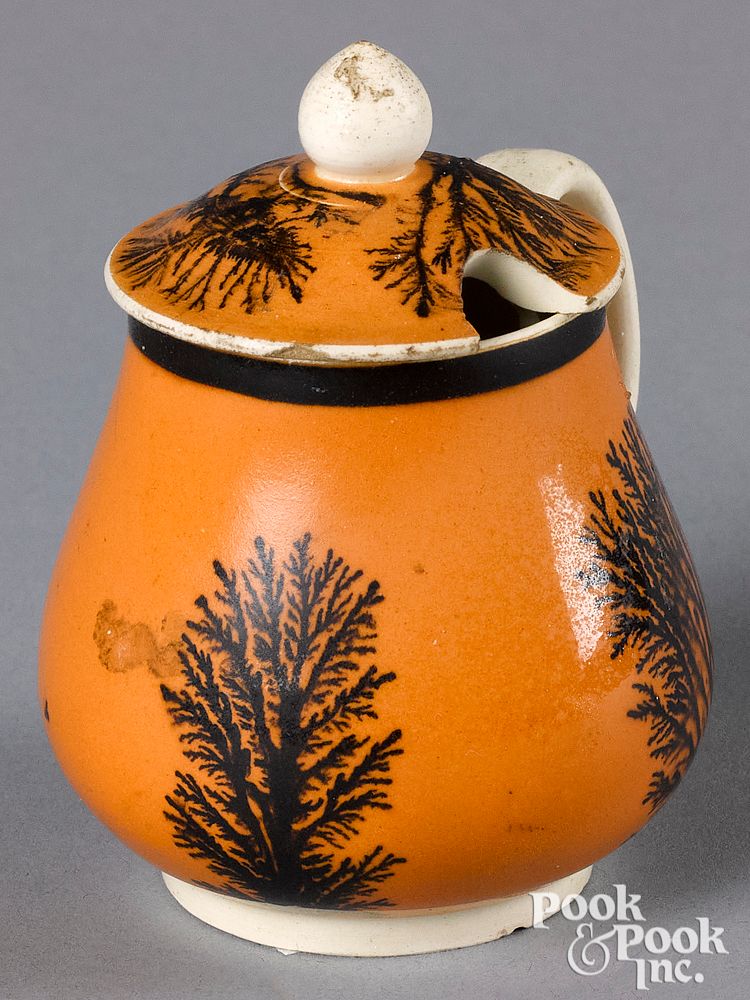 Appraisal: Mocha mustard pot with seaweed decoration Mocha mustard pot with