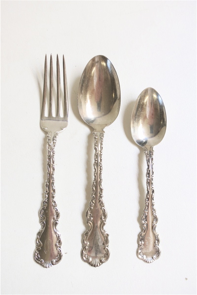 Appraisal: WHITING STERLING SILVER FLATWARE SET forty-one pieces in the Louis