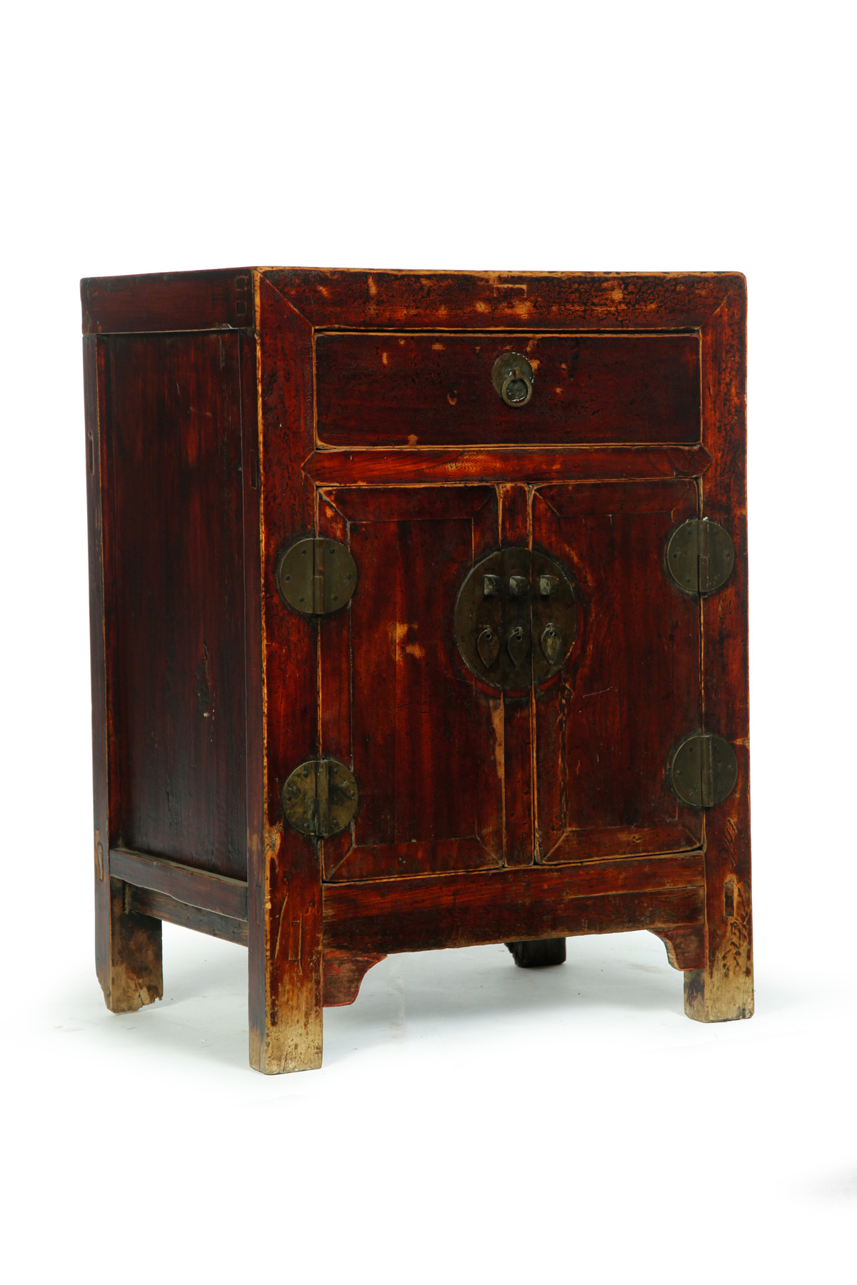 Appraisal: LACQUERED CHINESE CABINET Late th-early th century elm Mortised construction