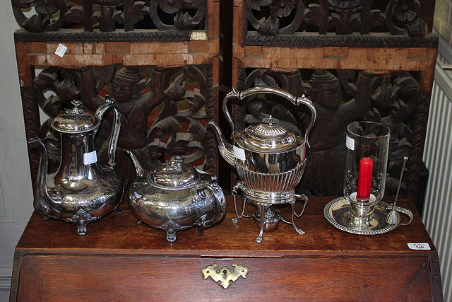 Appraisal: A CANTEEN ON OLD ENGLISH PATTERN SILVER PLATED CUTLERY further