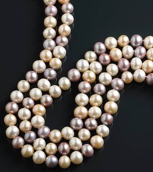 Appraisal: A multi-colored freshwater cultured pearl necklace cultured pearls measuring approximately