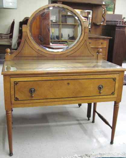 Appraisal: AN INLAID OAK DRESSING TABLE Continental early th century the