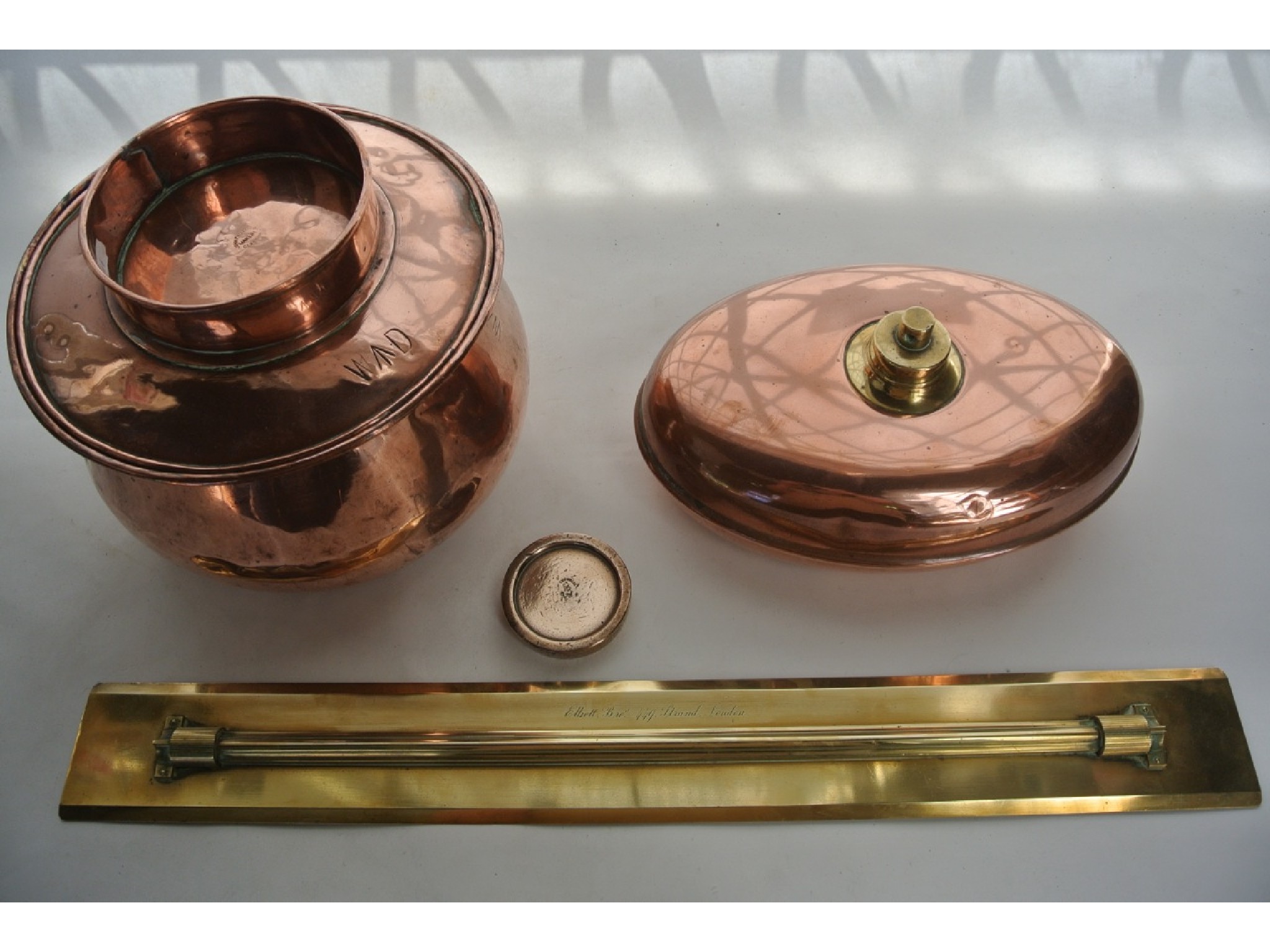 Appraisal: A good quality th century brass parallel rule set upon