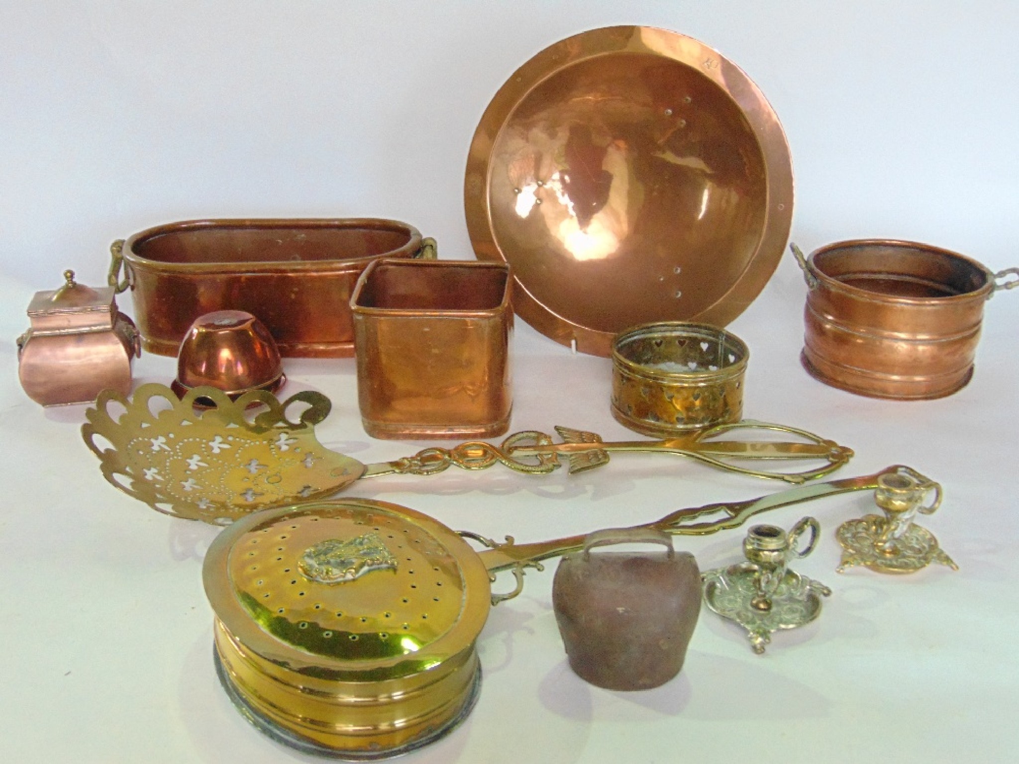 Appraisal: Assorted antique and later metal wares to include a good