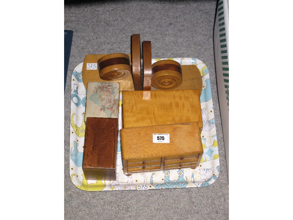 Appraisal: Tray lot of treen to include miniature chest bookends etc