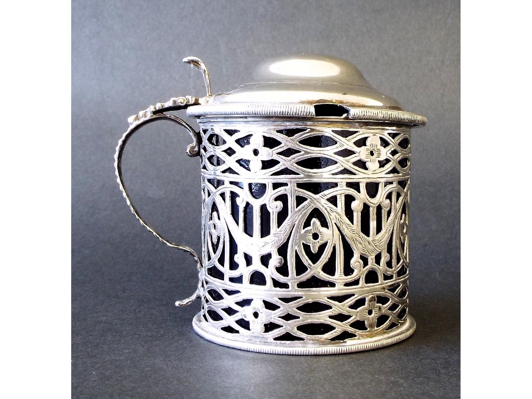 Appraisal: Victorian dome lidded silver mustard pot with pierced shell thumbpiece