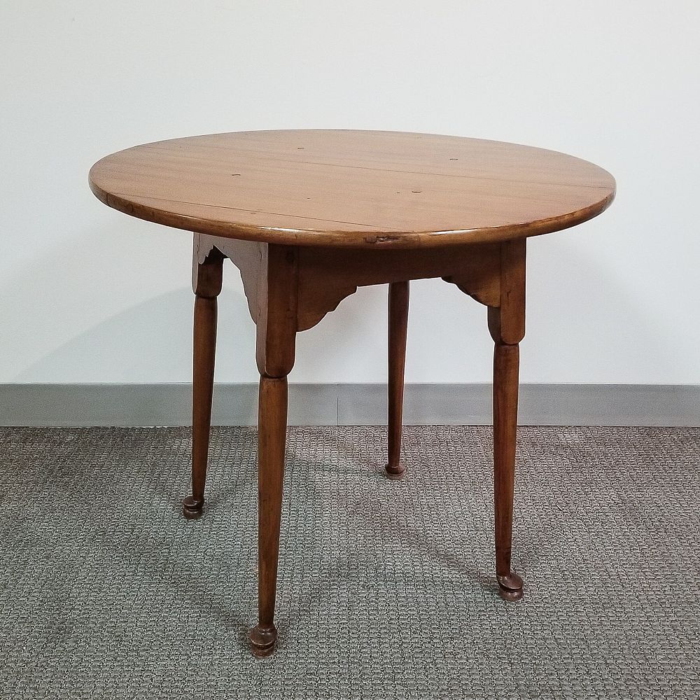 Appraisal: Queen Anne-style Maple Tea Table Queen Anne-style Maple Tea Table