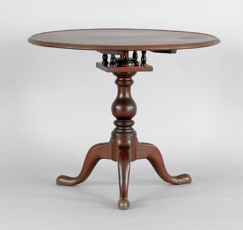 Appraisal: Pennsylvania Queen Anne walnut tea table ca the dish top