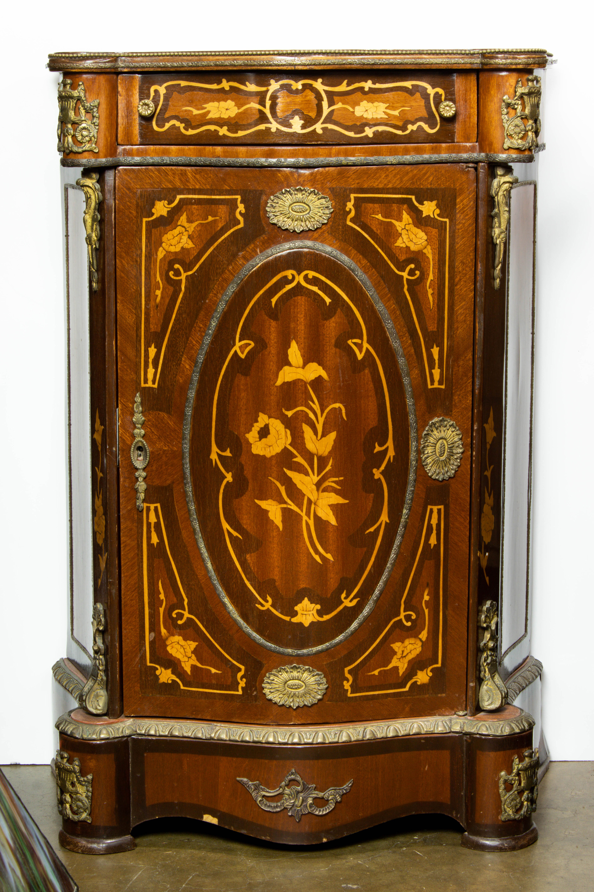 Appraisal: A LOUIS XV STYLE MARQUETRY DECORATED CABINET THE CASE OF