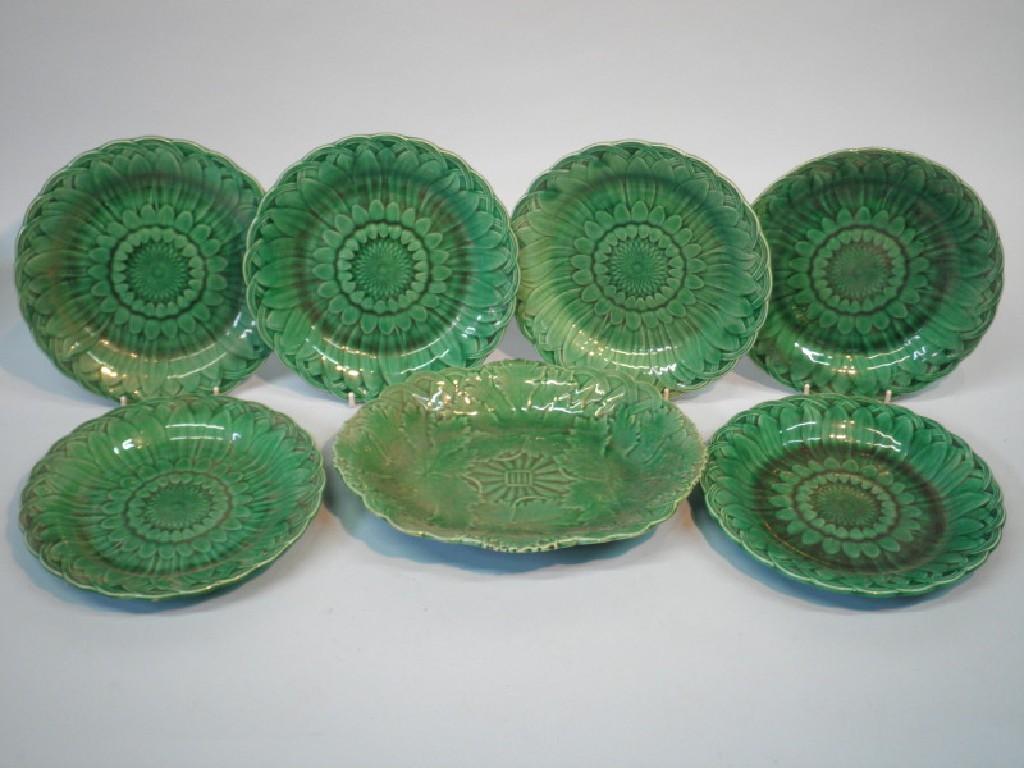 Appraisal: A set of six green leaf moulded Wedgwood plates and