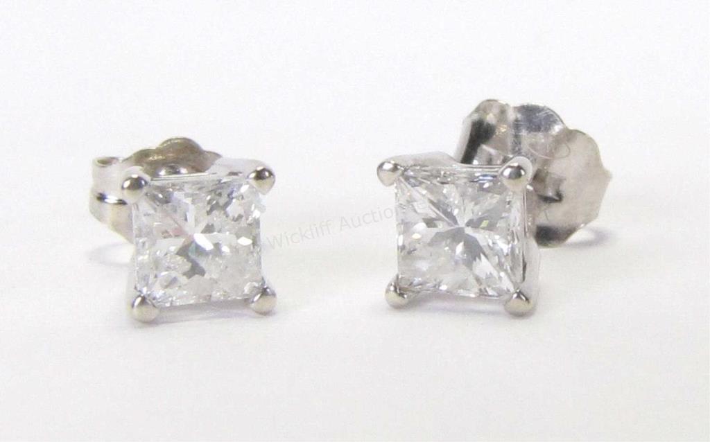 Appraisal: A pair of princess cut diamond stud earrings in K