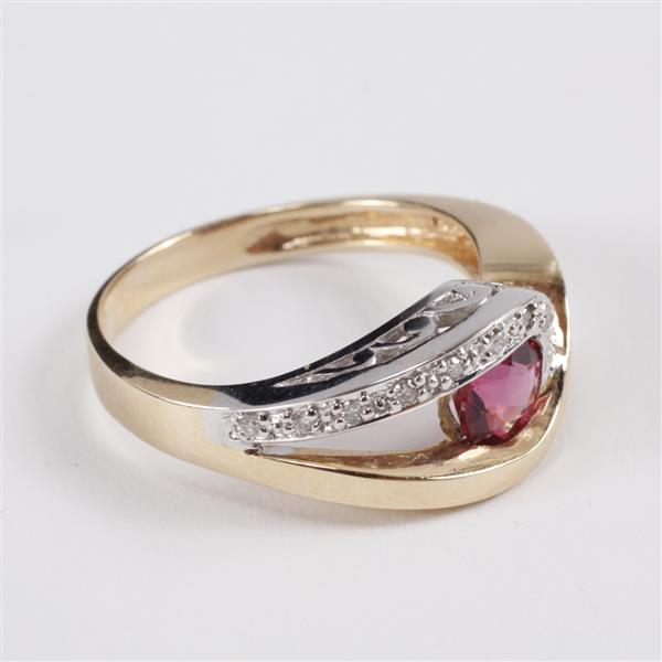 Appraisal: Yellow white gold k pink tourmaline and diamond ring dwt