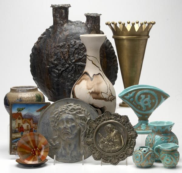 Appraisal: MODERN CERAMICS Thirteen pieces including Italian and studio pottery enameled