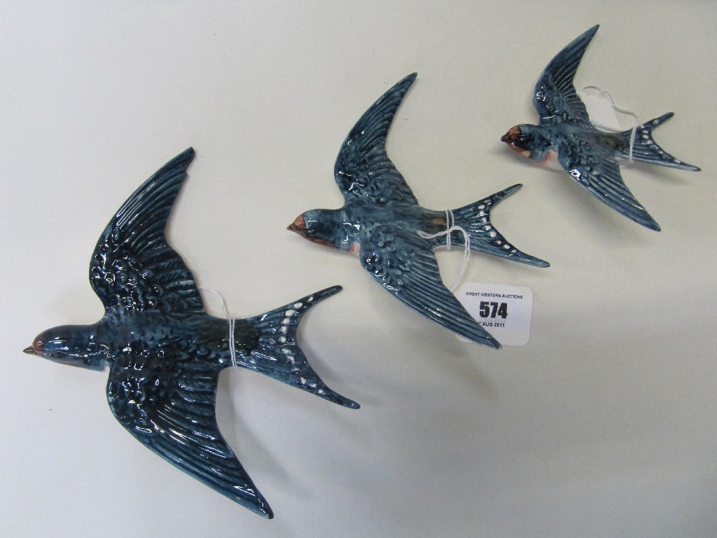 Appraisal: Set of three Beswick flying swallows