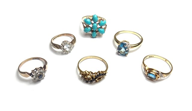 Appraisal: A ct gold and turquoise set seven stone cluster ring